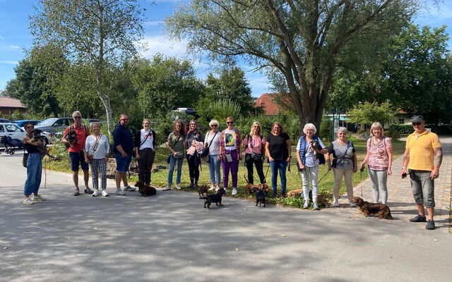 09 Gruppenbild mit Dackel