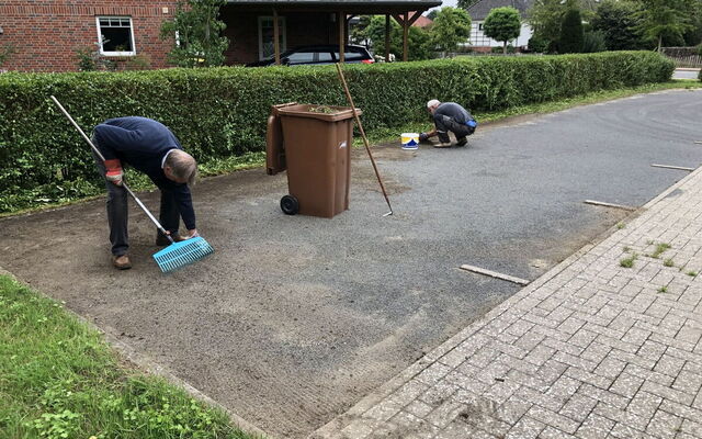07 Parkplatz reinigen für Boule