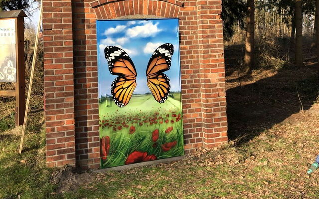 03 Ein Tigerschmetterling schmückt den Eulenturm